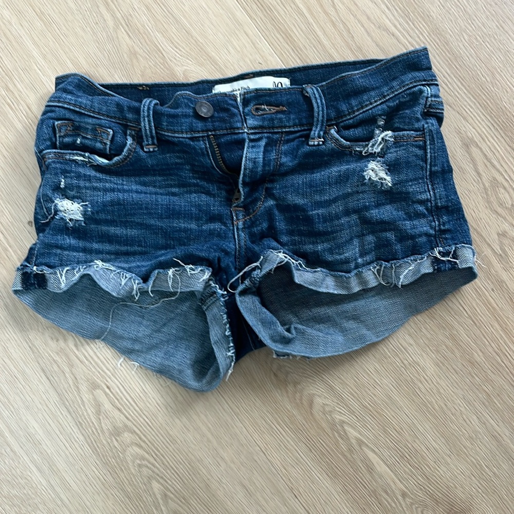 Vintage Abercrombie & Fitch low rise denim cut off short shorts (00/24)